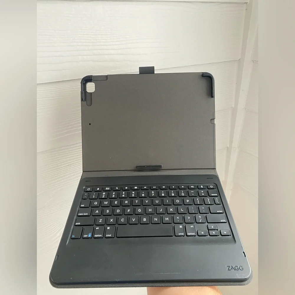 ZAGG 10.2 keyboard for IPAD